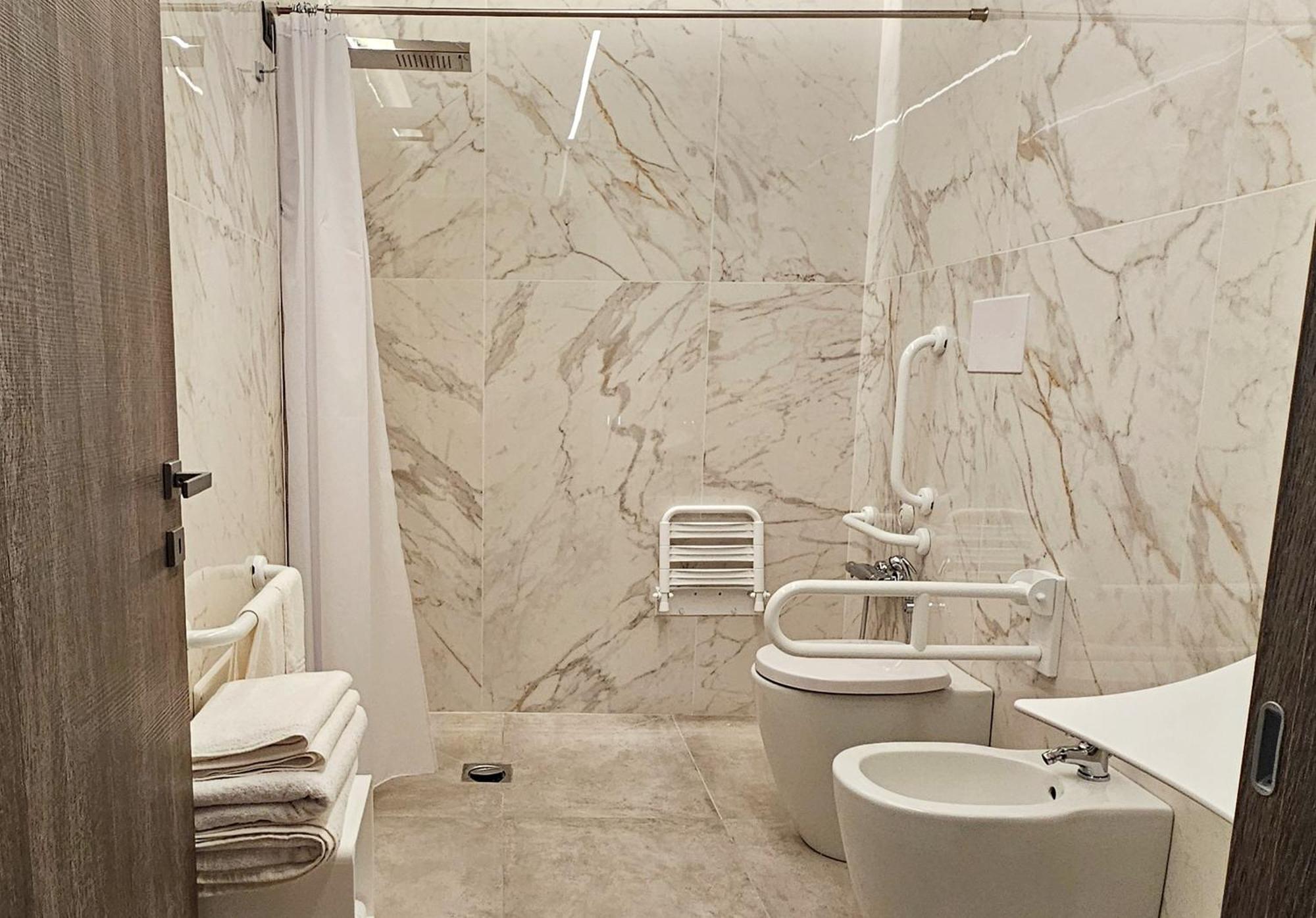 Emerald Hotel Residence Cefalu Bilik gambar