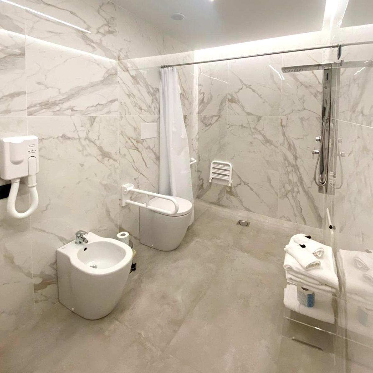 Emerald Hotel Residence Cefalu Bilik gambar